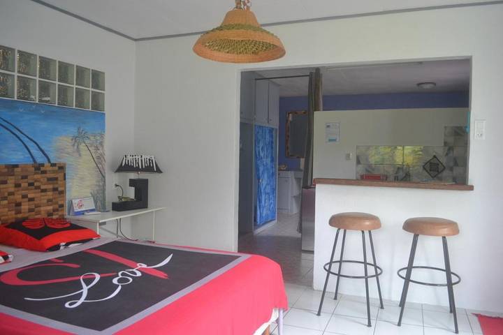 Gîte pour 4 personnes, avec jardin et vue dans Mataiea