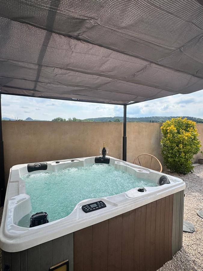 Location de vacances pour 8 personnes, avec jardin et jacuzzi à Gardanne - 2