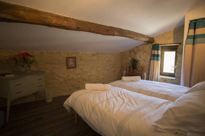 Location de vacances pour 14 personnes, avec balcon et jardin à Cliousclat - 4