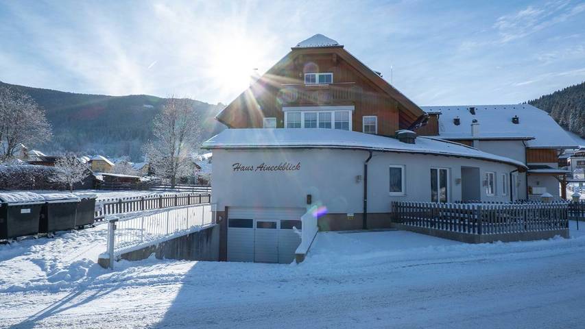 Ferienwohnung für 9 Personen, mit Balkon