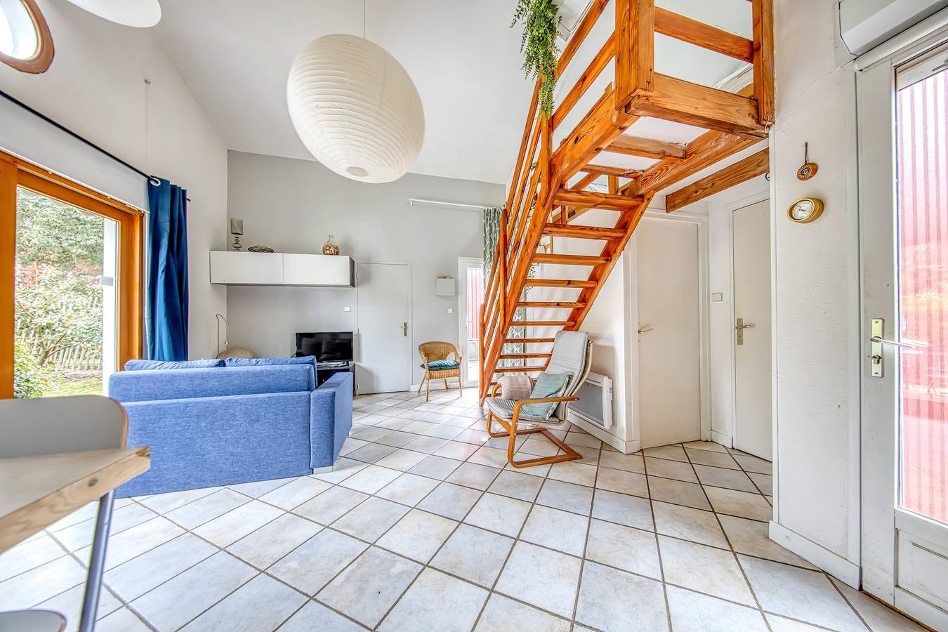 Chalet 'De Droite' mit privater Terrasse und privatem Garten in Hourtin, Regionaler Naturpark Médoc