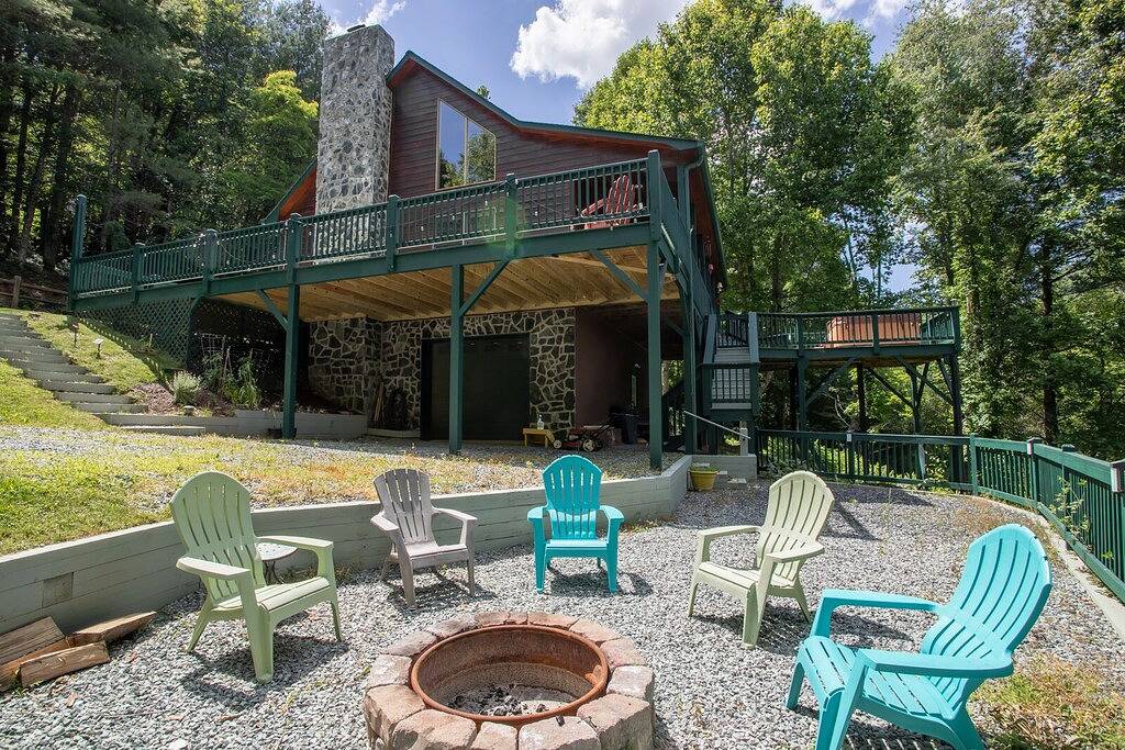 Cabin with Views & River Access in Valle Crucis, Watauga County