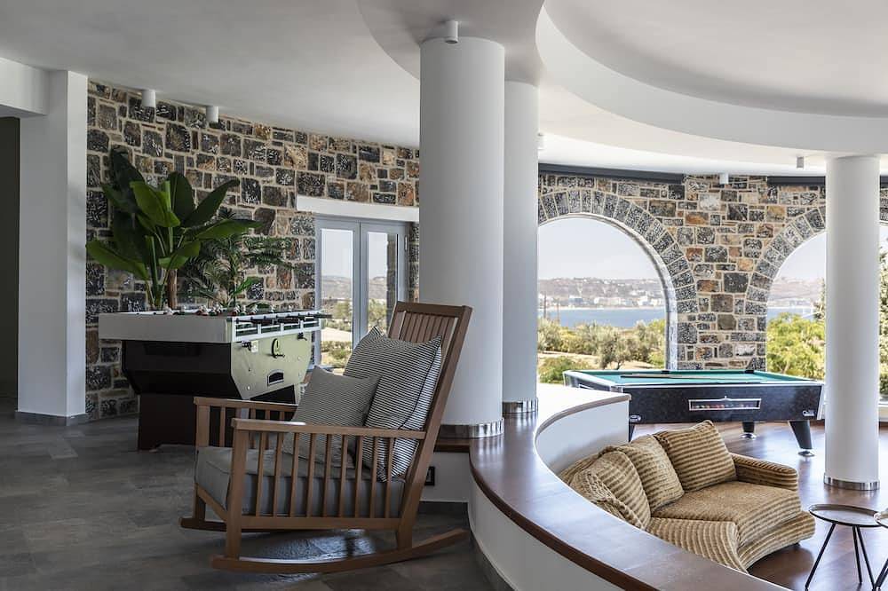 Pristine Seaview Villa , with 5-Star Resort Access in Faliraki, Rhodos
