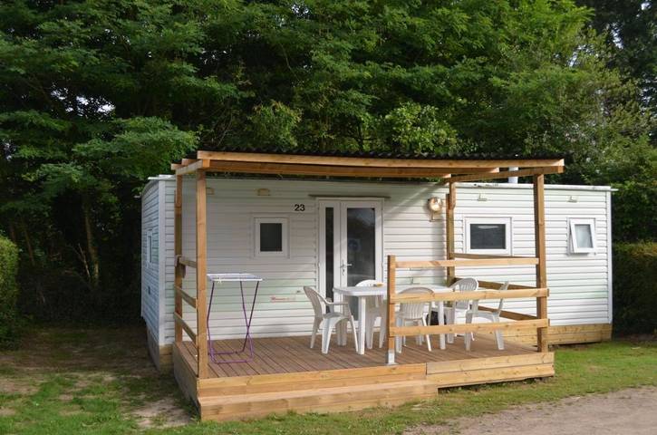Location de vacances pour 2 personnes, avec Balcon ainsi que Terrasse et Piscine à Nesmy