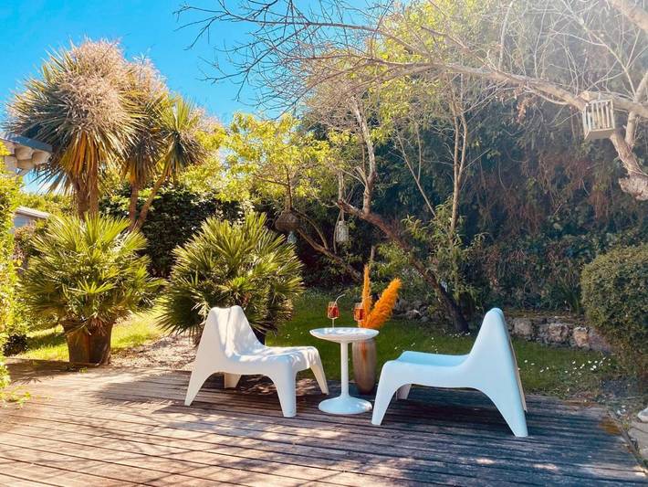 Location de vacances pour 6 personnes, avec balcon ainsi que jardin et vue à Cricquebœuf