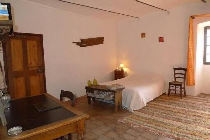 Gîte pour 7 personnes, avec jacuzzi et jardin à Les Salelles - 3