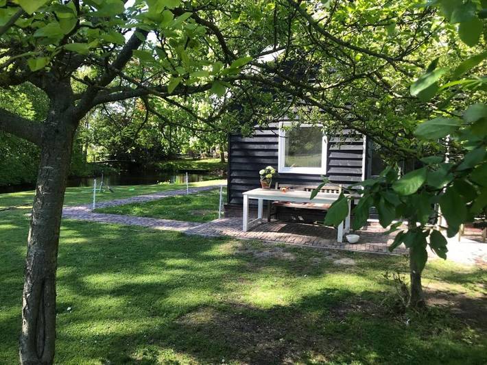 Vakantiehuis voor 4 personen, with Terras and Tuin as well as Uitzicht op het meer and Uitzicht in Andijk