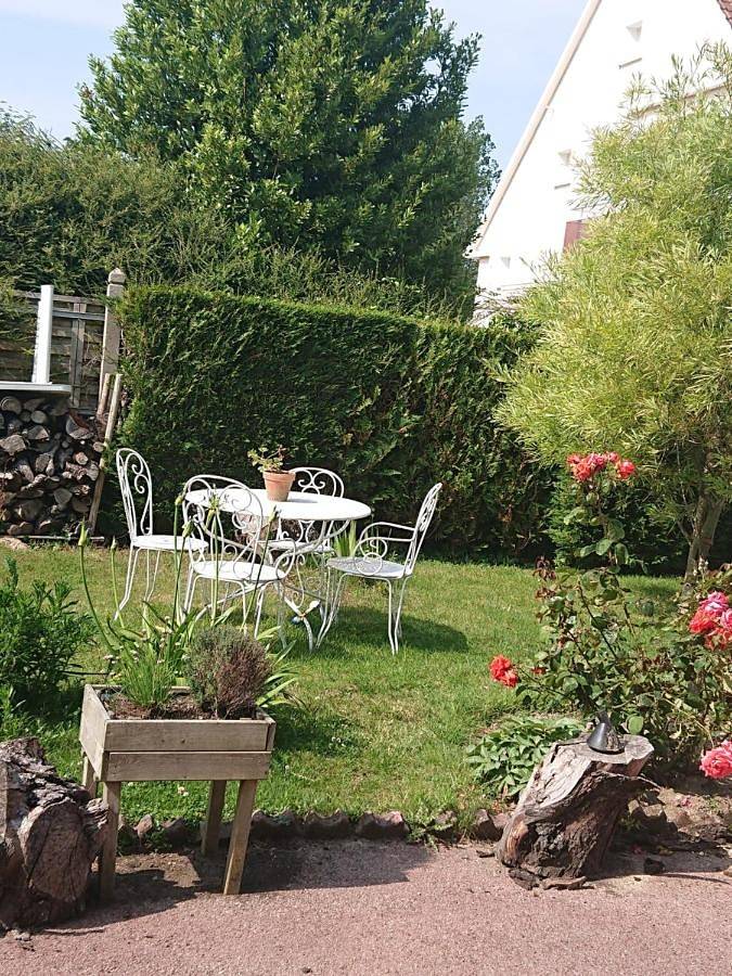 Family Room with Shower in Courseulles-sur-Mer, Région de Caen