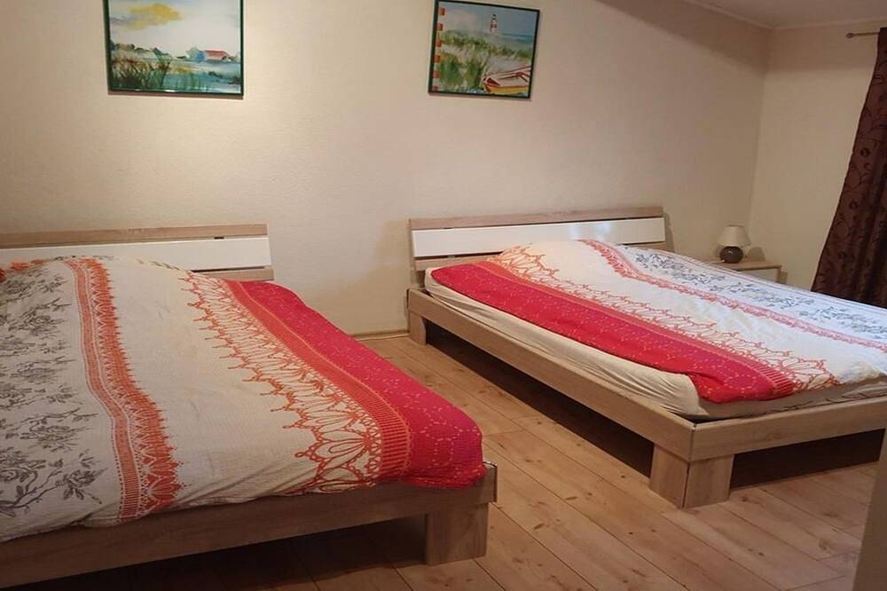 Gästehaus Alte Küferei - Ferienhaus, 3 Schlafräume, W-Lan kostenlos in Dienheim, Landkreis Mainz-Bingen