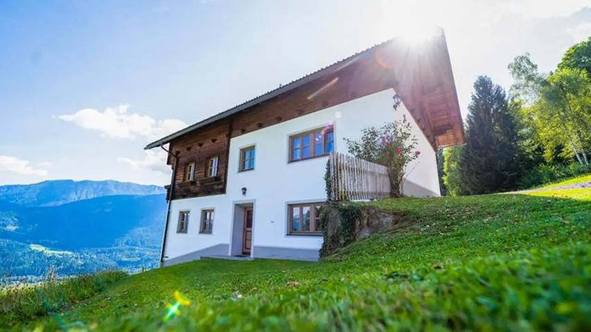 Ferienhaus für 9 Personen, mit Terrasse und Garten