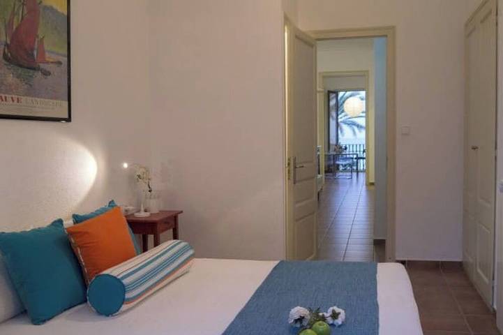 Entire apartment, Batlló: In front of the Ribera Beach, in the center of Sitges. in Sitges, Garraf