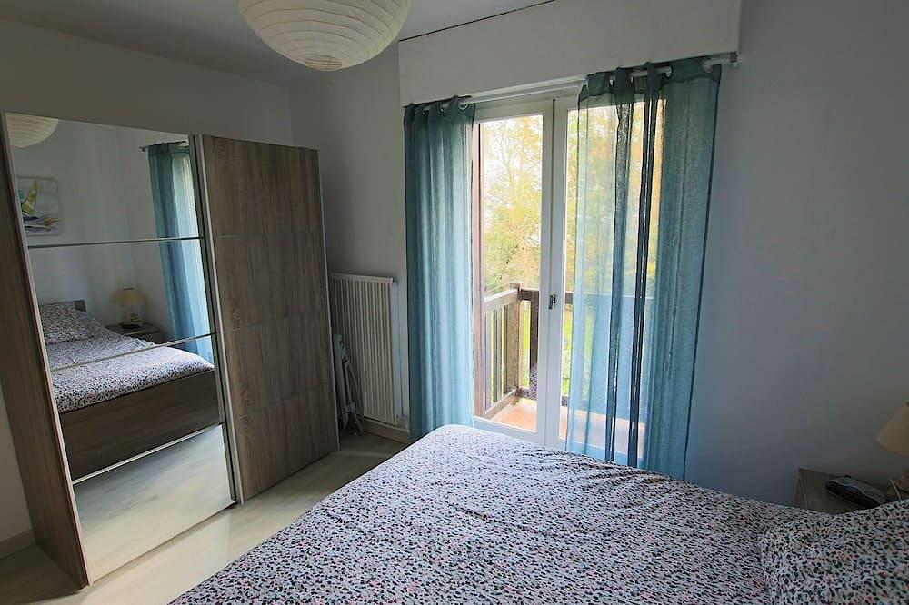 Apartamento entero, Condominium apartment with terraces near the D-Day landing beaches in Ouistreham, Región de Caen