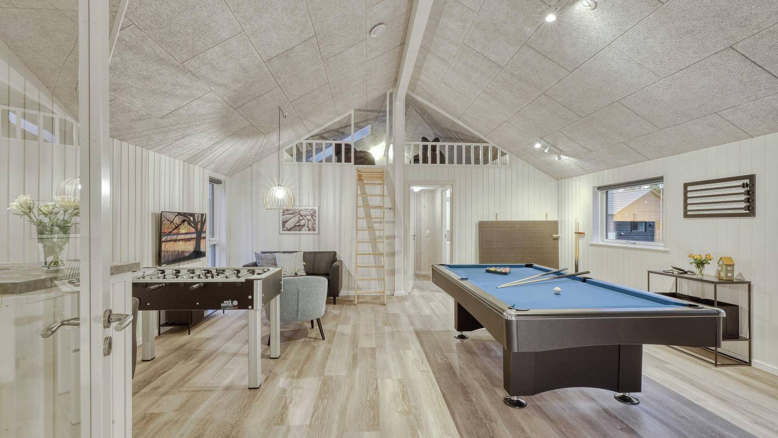 763 – Poolhaus für 16 Gäste mit Außen- und Innenaktivitäten in Jesendorf, Nordwestmecklenburg (Wismar und Umgebung)