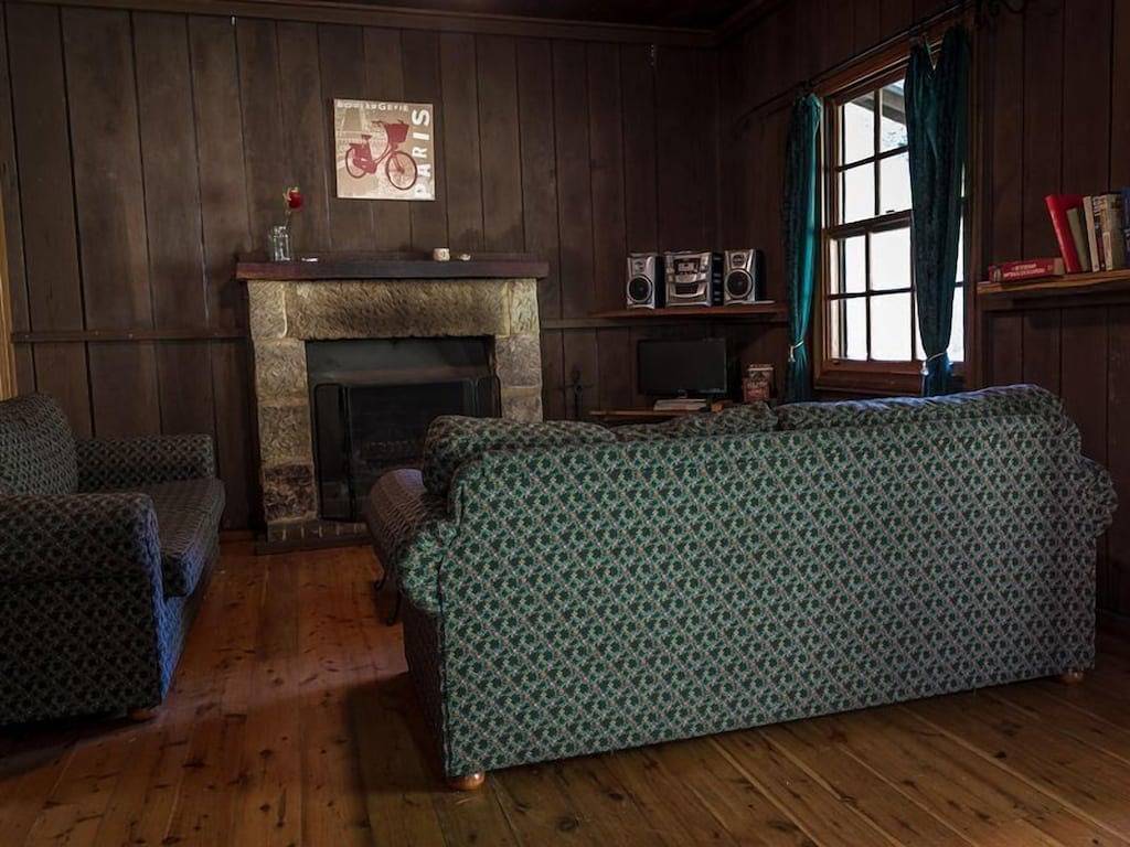 Cabbage Tree @ Hidden Valley Retreat Cottages in Sydney, Blue Mountains