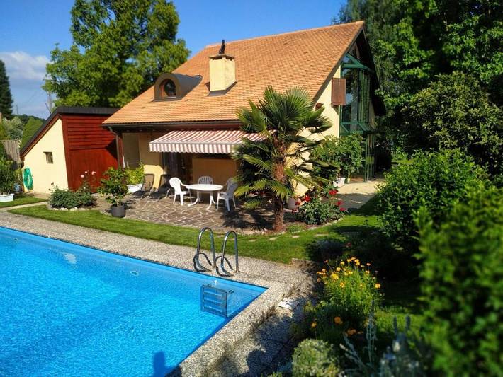 Maison d’hôte pour 2 personnes, avec Terrasse et Jardin ainsi que Piscine et Vue