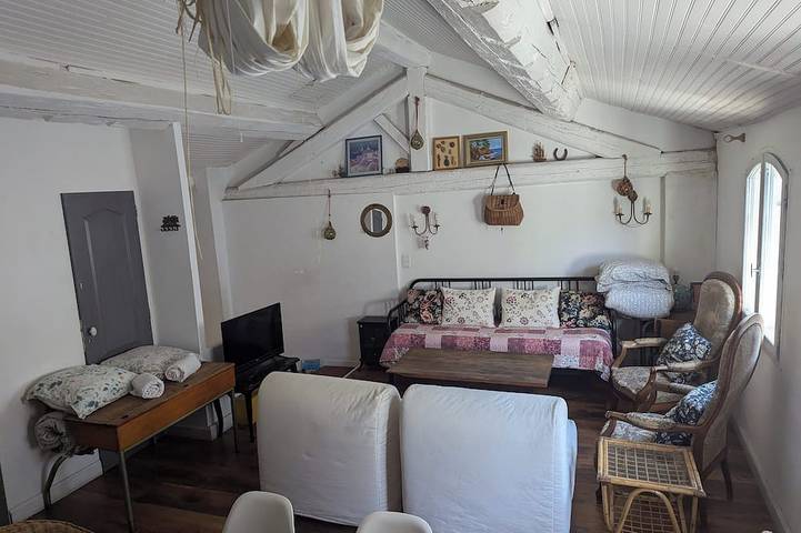 Gîte pour 8 personnes, animaux acceptés dans Palais des Papes