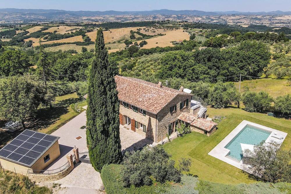 Villa with private and air conditioning near Todi. Quiet location & 100% privacy in Deruta, Perugia e dintorni