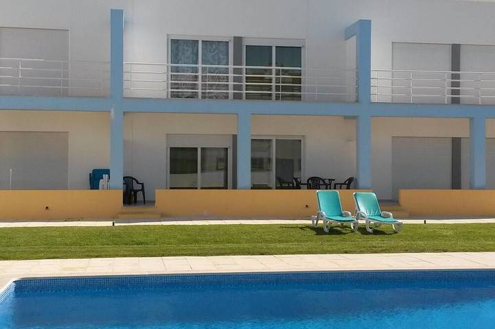 Ferienhaus für 6 Personen, mit Balkon und Terrasse sowie Garten und Pool