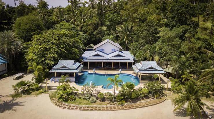 Hôtel pour 2 personnes, avec bassin pour enfant ainsi que piscine et jardin, animaux acceptés dans Koh Phangan