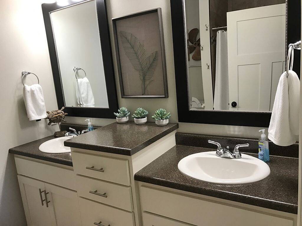 Ganze Wohnung, Family-friendly Lakefront East Lake Okoboji Condo- Bridges Bay Resort in Dickinson County