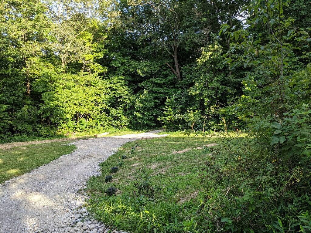 Hocking Hills,Cozy Secluded Cabin,Minutes to Caves/Wifi/Pet Friendly! in Hocking Hills