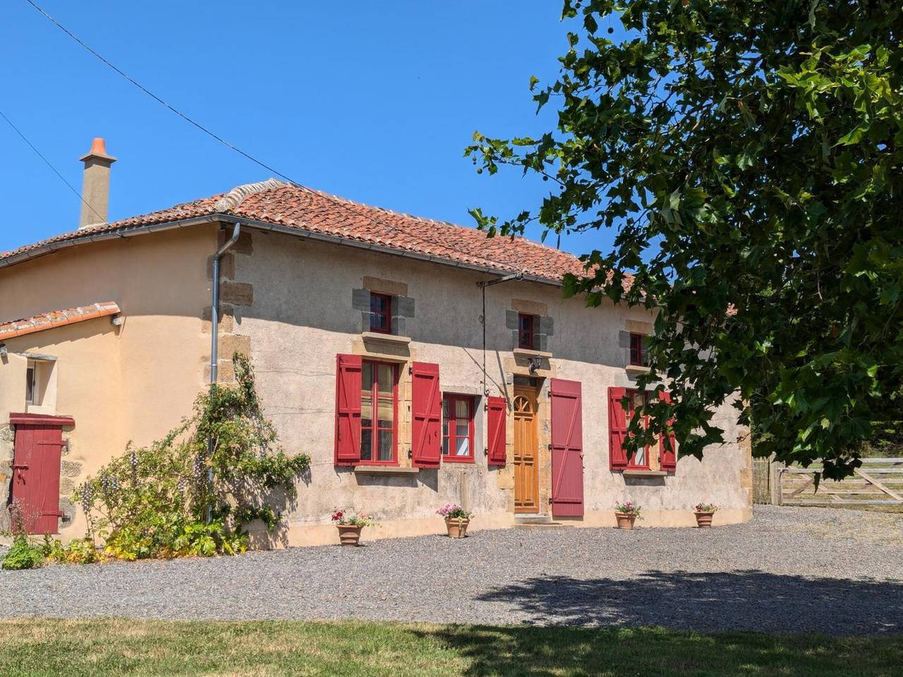 Casa auténtica con piscina y jardín privado en Abzac in Abzac, Charente