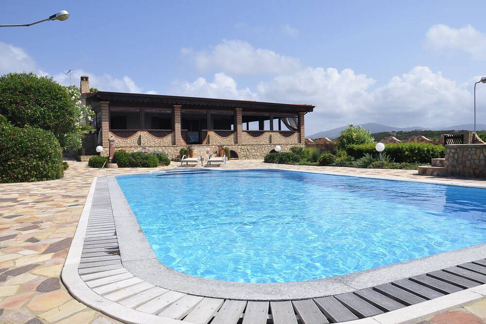 Panoramic villa with swimming pool, facing the sea in Arbus (Municipality), Campidano di Terralba