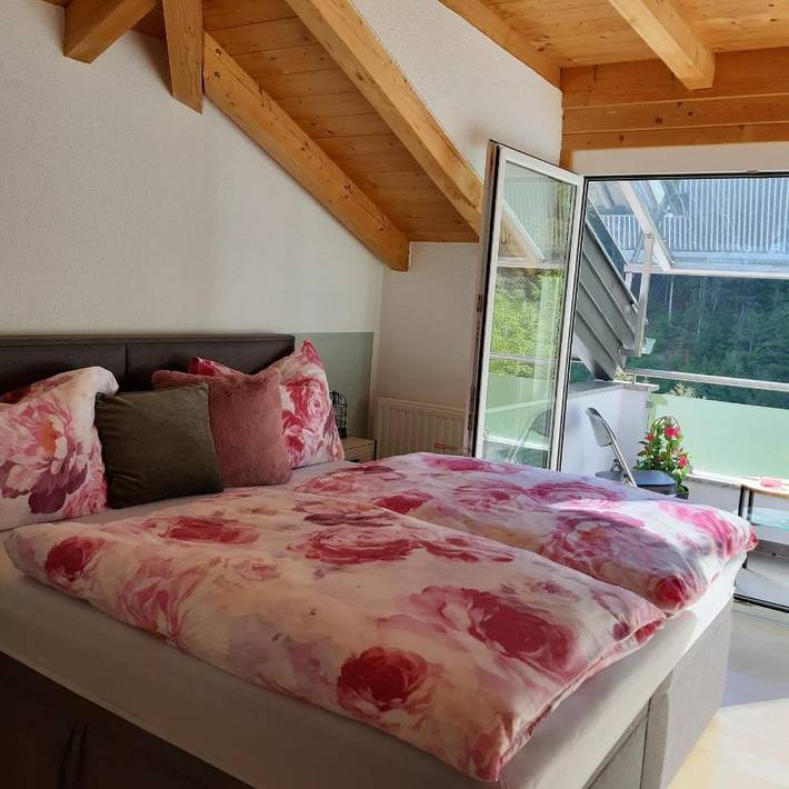 Ferienwohnung für 5 Personen, mit Balkon und Terrasse sowie Ausblick in Oberperfuss - 4