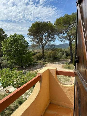 Cottage pour 2 personnes, avec jardin ainsi que vue et piscine à Villelaure
