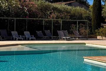 Gîte pour 4 personnes, avec terrasse et jardin dans Office De Tourisme Alpilles En Provence