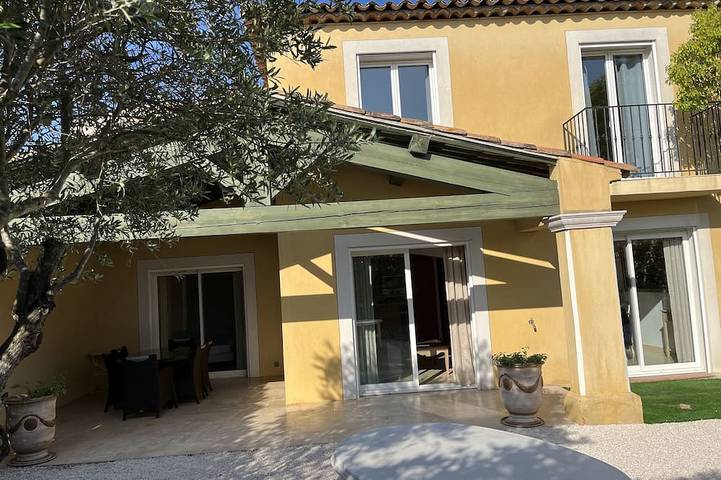 Villa für 6 Personen, mit Balkon und Pool sowie Garten, mit Haustier - 1