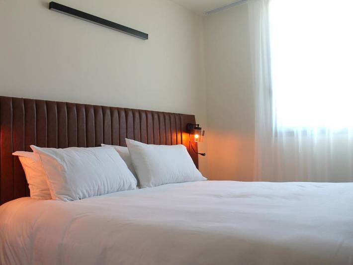 Hôtel pour 2 personnes, avec terrasse ainsi que piscine et jardin dans Circuit Paul-Ricard - 2