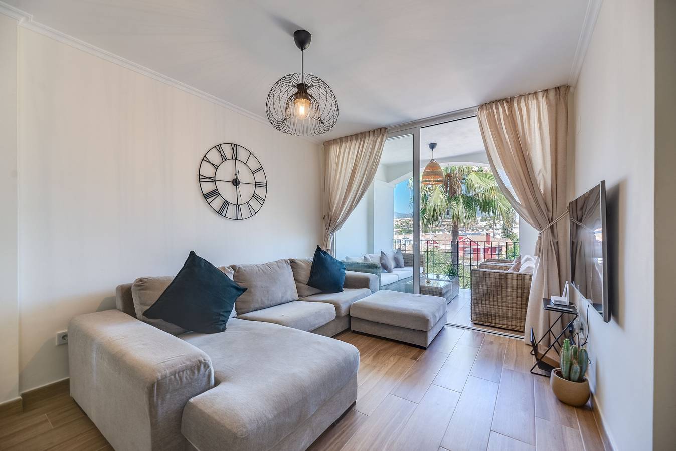 Ganze Wohnung, Ferienwohnung 'Marbella Beach San Pedro' mit Bergblick, Wlan und Klimaanlage in San Pedro de Alcántara, Marbella