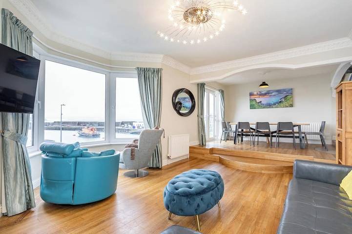 Holiday home for 19 people, with balcony and hot tub as well as garden in Portrush