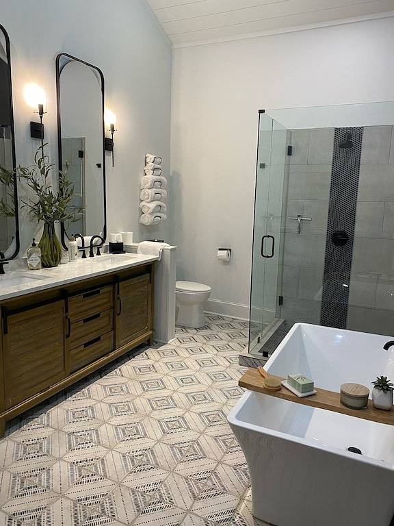 Vacation rental for 15 people, with yard and hot tub as well as balcony, with pets in Lake Norman