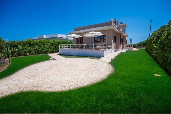 Casa vacanza per 9 persone, con Balcone e Terrazza nonché Giardino e Panorama a Marina di Avola