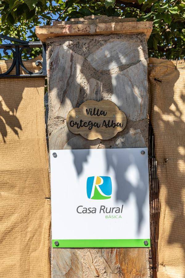 Chalet para 6 personas, con jacuzzi además de terraza y piscina en Sierra Sur Jaen