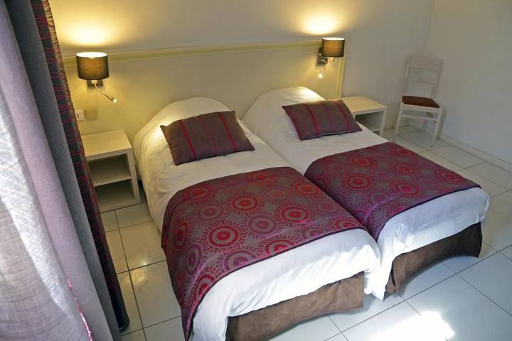 Hôtel pour 2 personnes, avec terrasse dans La Grande Plage (La Ciotat) - 4