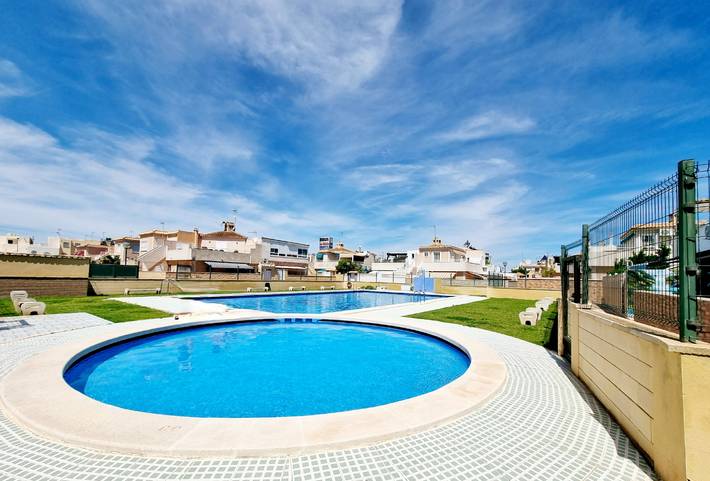 Bungalow pour 4 personnes, avec terrasse, animaux acceptés à Torrevieja