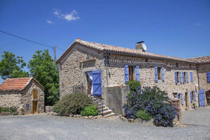 Gîte pour 15 personnes, avec jardin ainsi que piscine et terrasse dans le Tarn - 2