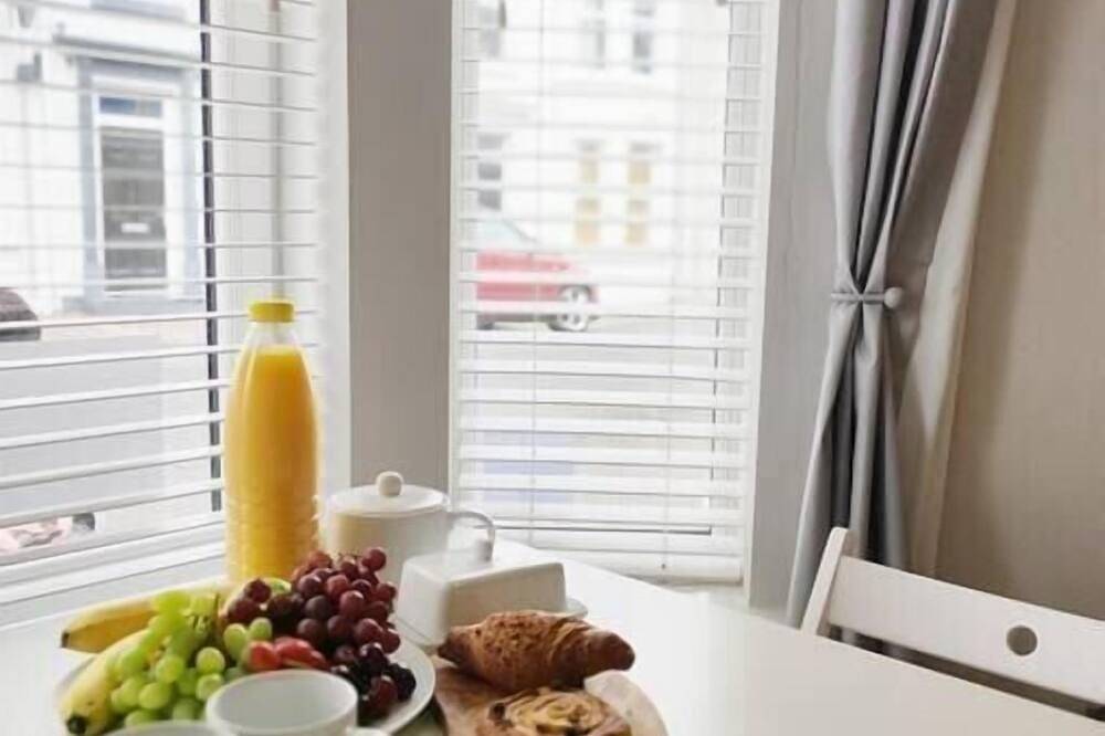 Entire apartment, Princess Green 1 ~ Prime Stay in Top Leisure Spot in Portrush, County Antrim