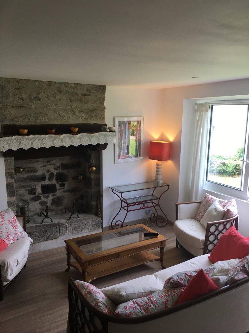 Maison, centre-ville, au calme avec jardin terrasse in Huelgoat, Région de Châteaulin