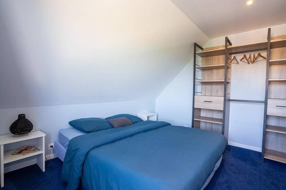 House facing the sea, with swimming pool and Spaomaha Gites in Omaha Beach, Vierville-sur-Mer