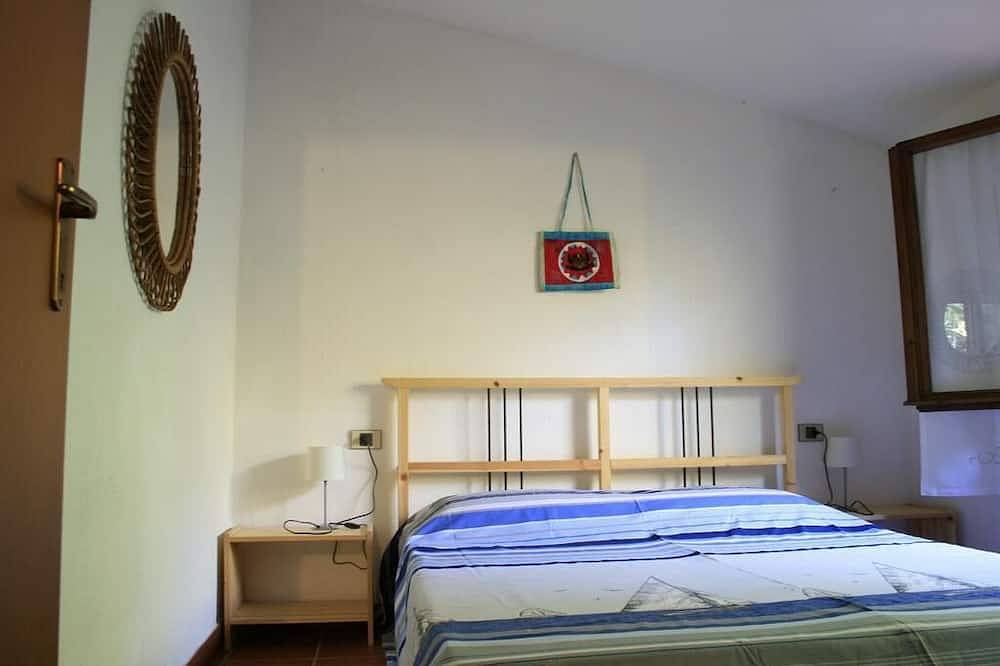 Villa a pocos metros del mar para unas vacaciones relajantes. in Solanas, Comune di Sìnnia