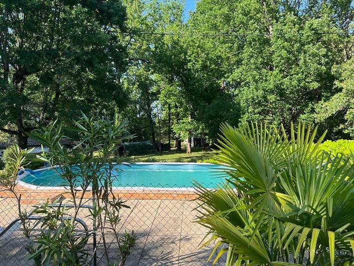 Maison de vacances pour 4 personnes, avec piscine ainsi que jardin et terrasse, animaux acceptés