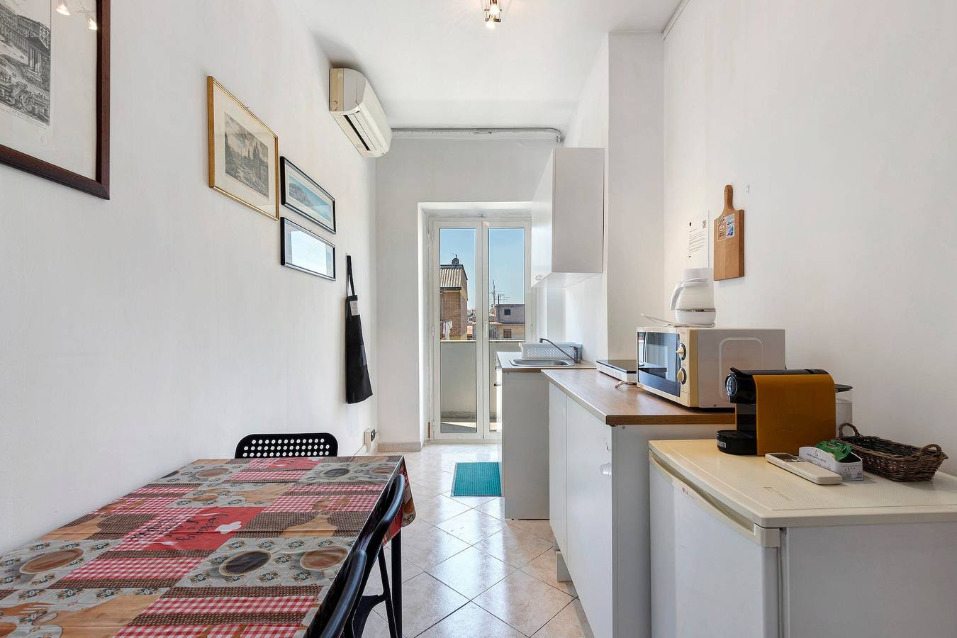 Ganze Wohnung, Ferienwohnung 'Romaamor Casavacanze' mit privater Terrasse, Wlan und Klimaanlage in Rom, Rom Provinz
