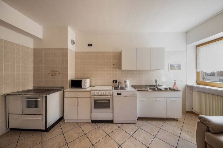 Entire apartment, Holiday Apartment "Viola" with 2 Balconies & Mountain View in Molina di Fiemme, Castello-Molina di Fiemme