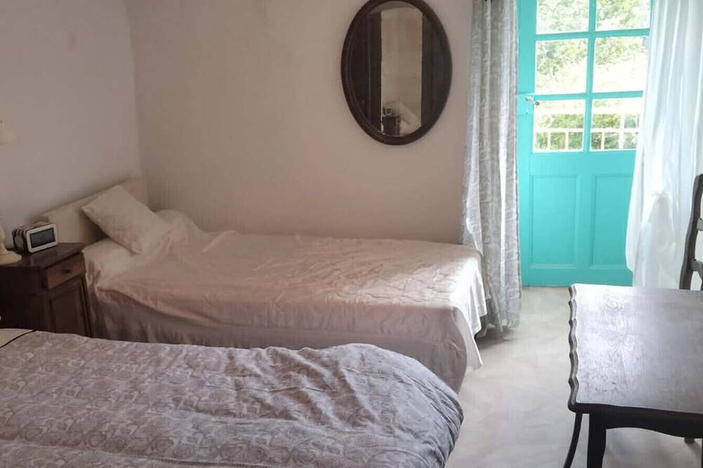 Apartamento entero, Apartamento en el Centro de La Salvetat-sur-Agout con Balcón y Vista a la Montaña in La Salvetat-sur-Agout, Region de Béziers