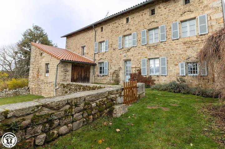 Location de vacances pour 5 personnes, avec terrasse et jardin, animaux acceptés dans La Chaulme