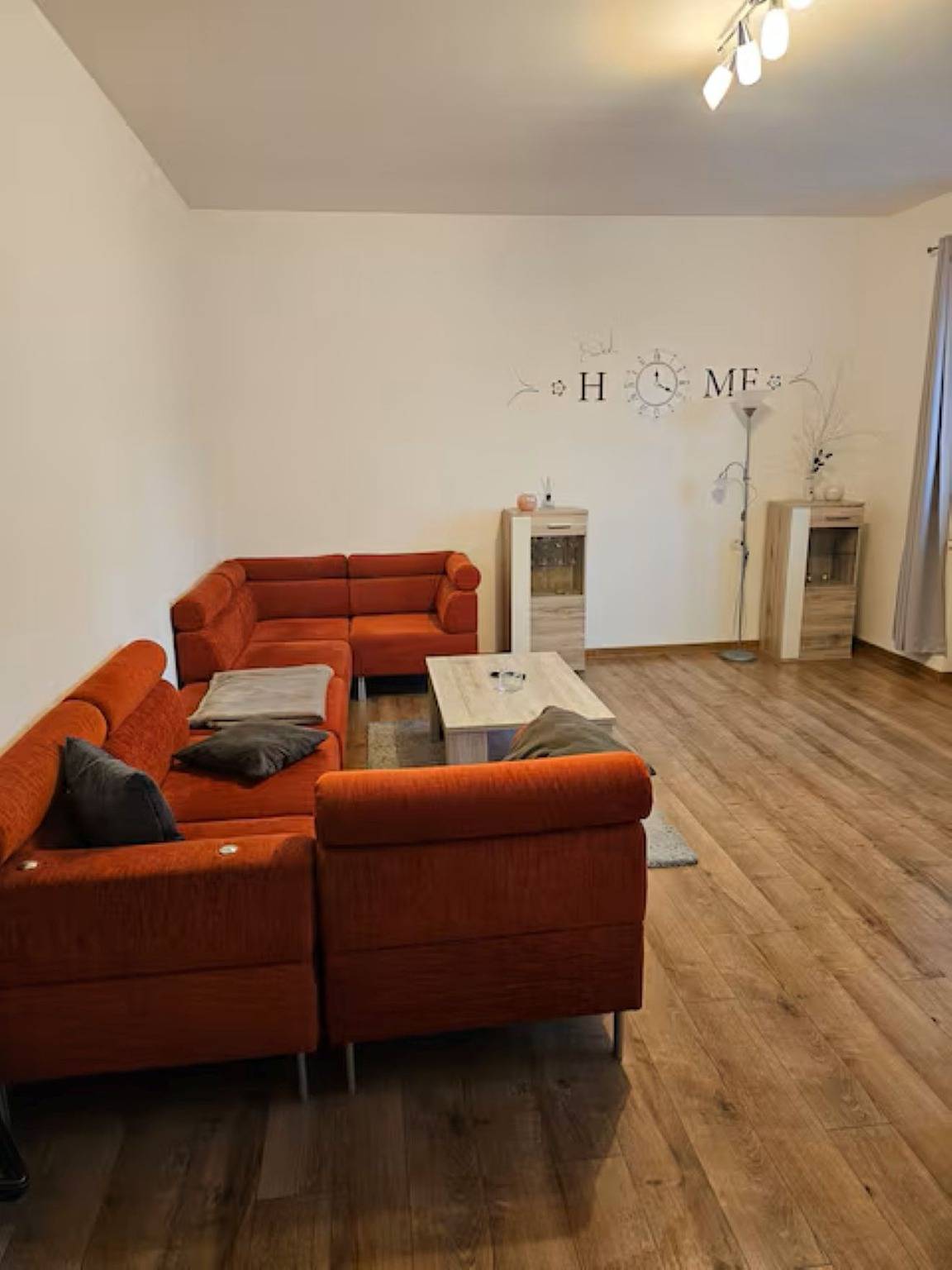 Ganze Ferienwohnung, Schöne Vollausgestattete Monteurs- Gästewohnung in der Gartenstadt Leuna und nähe Geiseltalsee / 2202 in Leuna, Saale-Unstrut